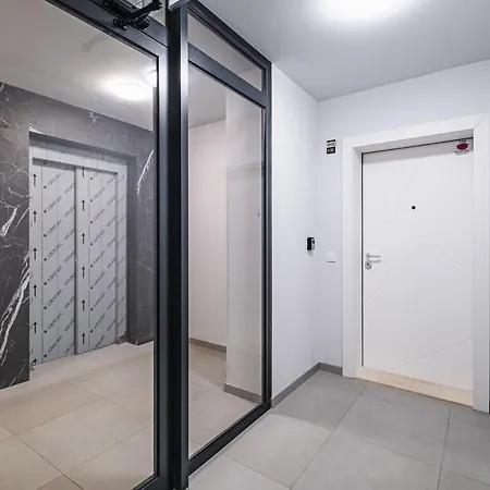 N Vaptsarov Sea Garden וארנה